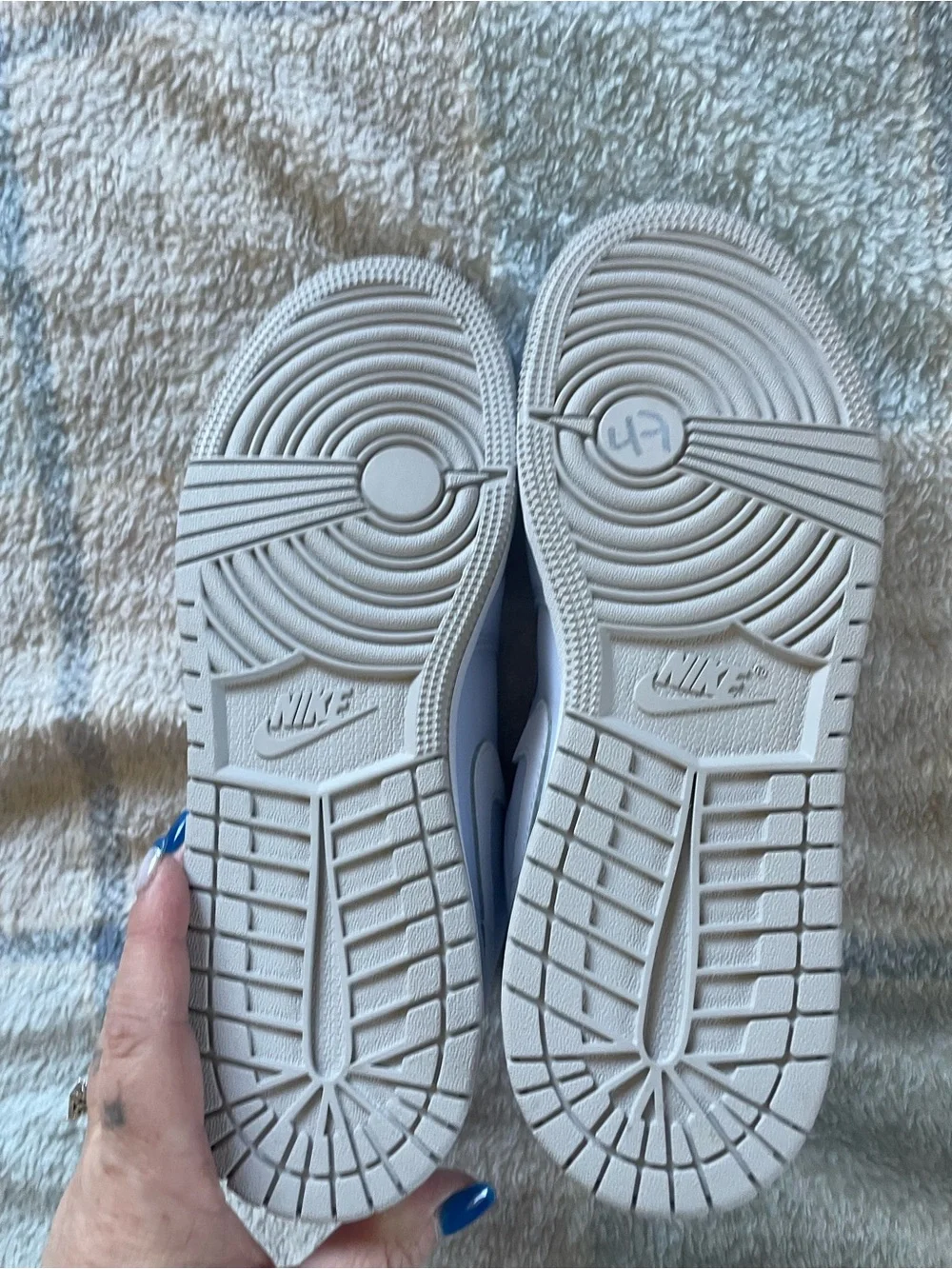 Nike Kids White Low-Top Sneakers-NWOT